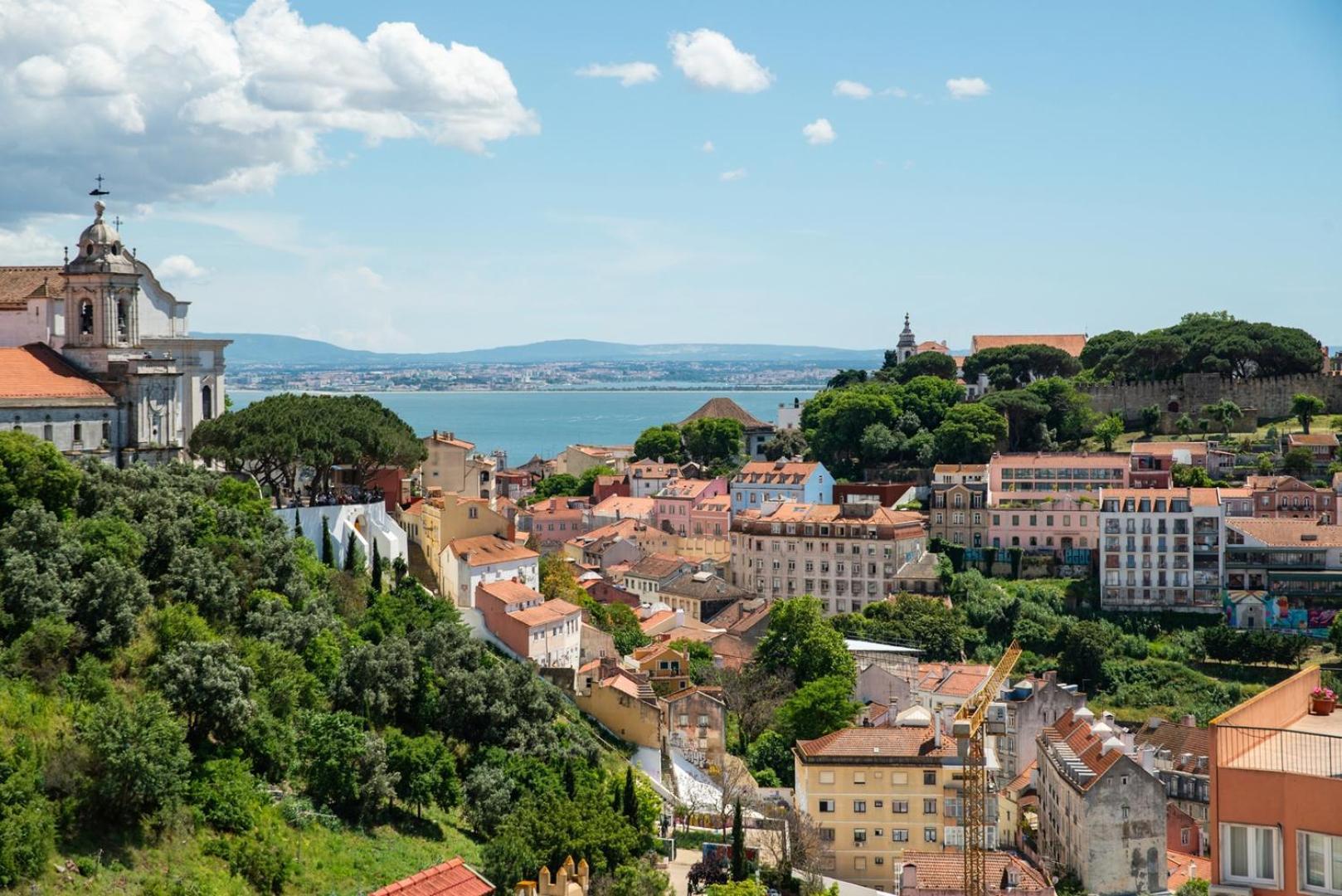 Gorgeous Rooftop 2-bed With Beautiful View Apartment Lisbon